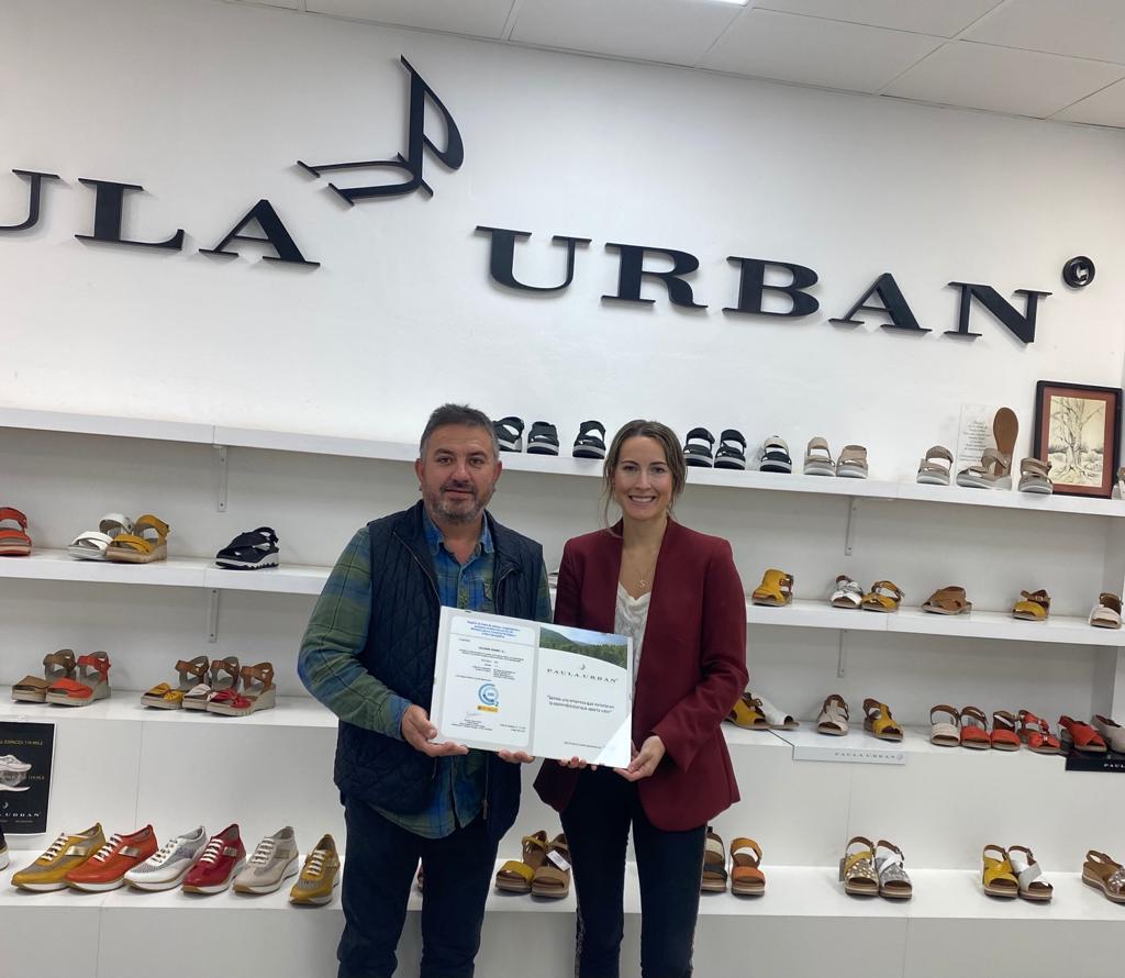 Featured image for “Paula Urban recibe el certificado Huella de Carbono”